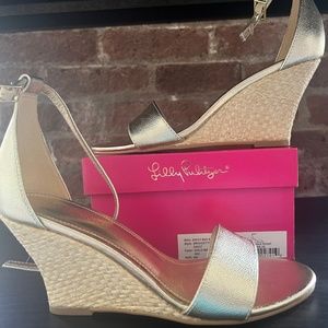Brand New Lilly Pulitzer Bridgette Wedge gold metallic